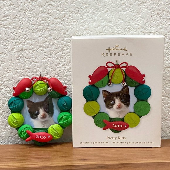 2010 HALLMARK Keepsake Pretty Kitty Christmas Photo Holder Ornament - Picture 6 of 12
